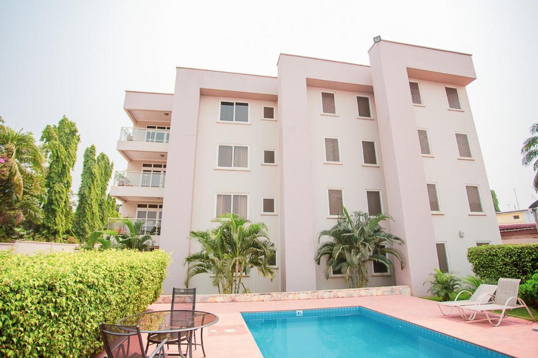 Bertha'S Court D-Plus Apartments Dzorwulu Eksteriør billede