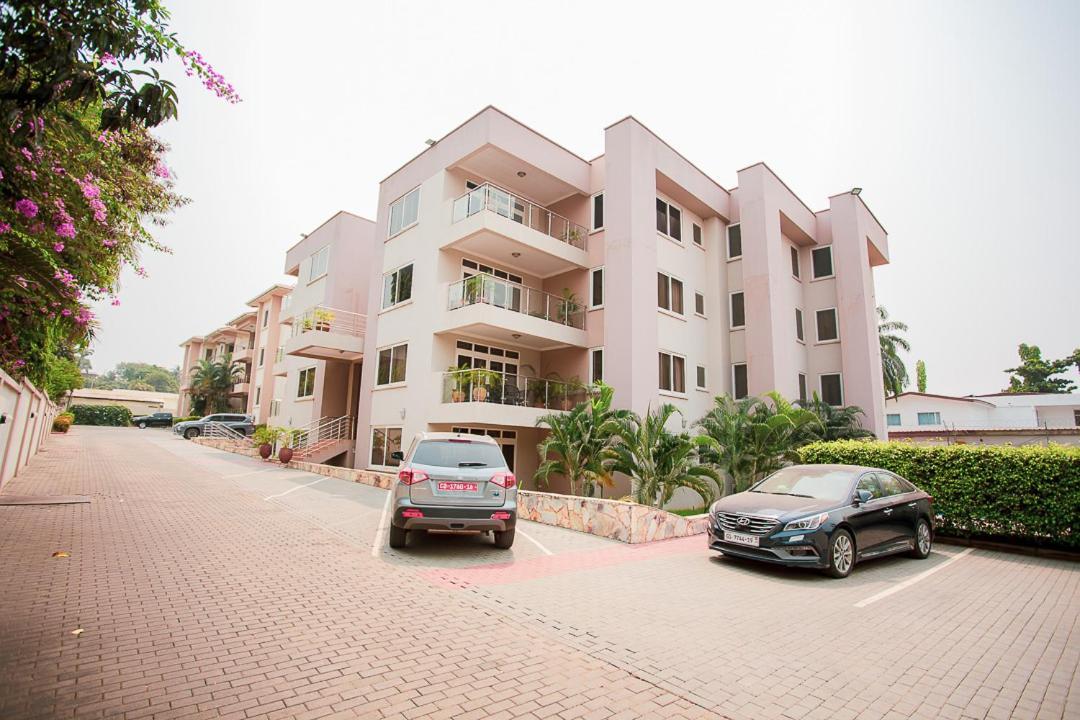 Bertha'S Court D-Plus Apartments Dzorwulu Eksteriør billede
